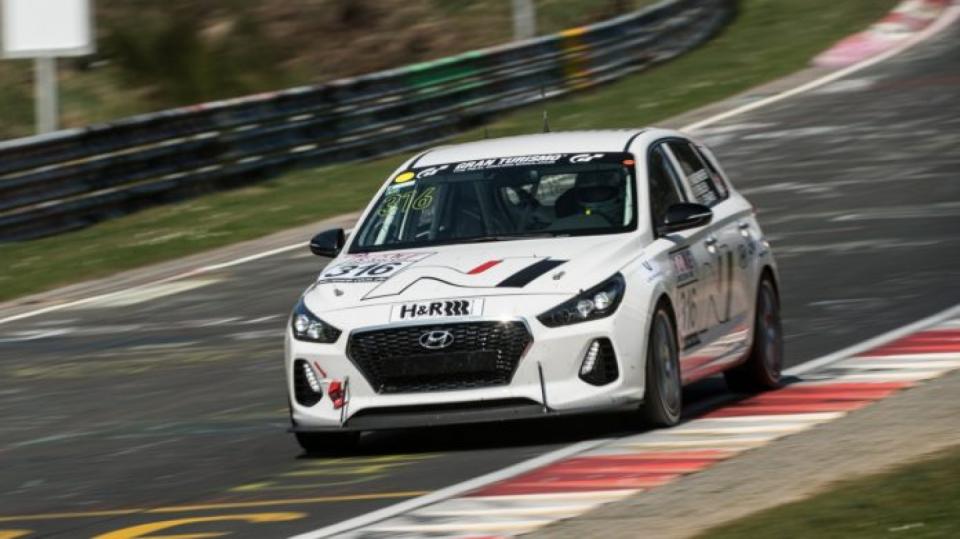 Hyundai finišuje s ostrými testy sportovní novinky i30 N